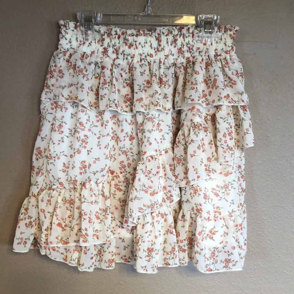 Princess Polly ruffled tiered skirt.  Size 6